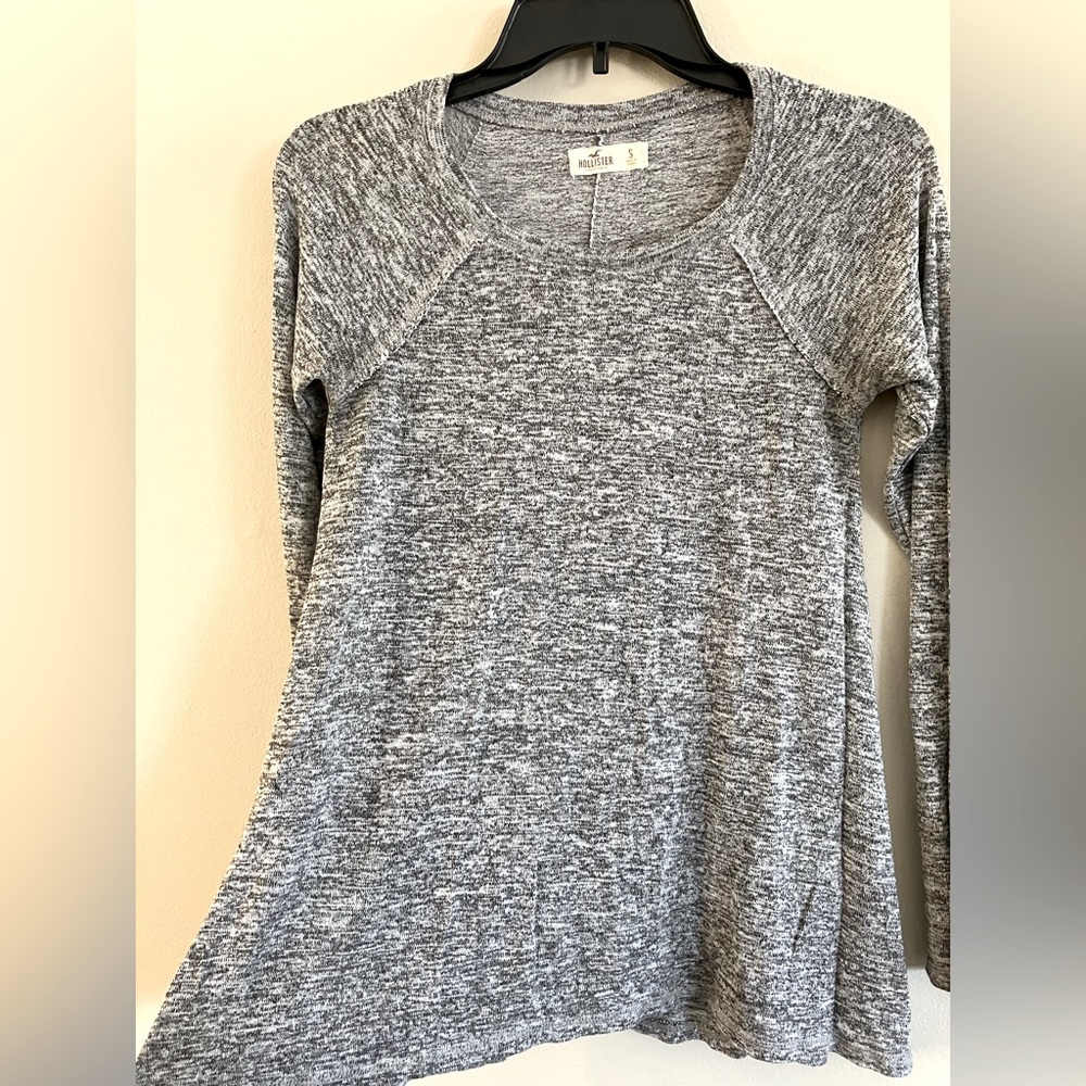 3/$25 - Hollister black and white mottled long sleeve - Picture 3 of 5